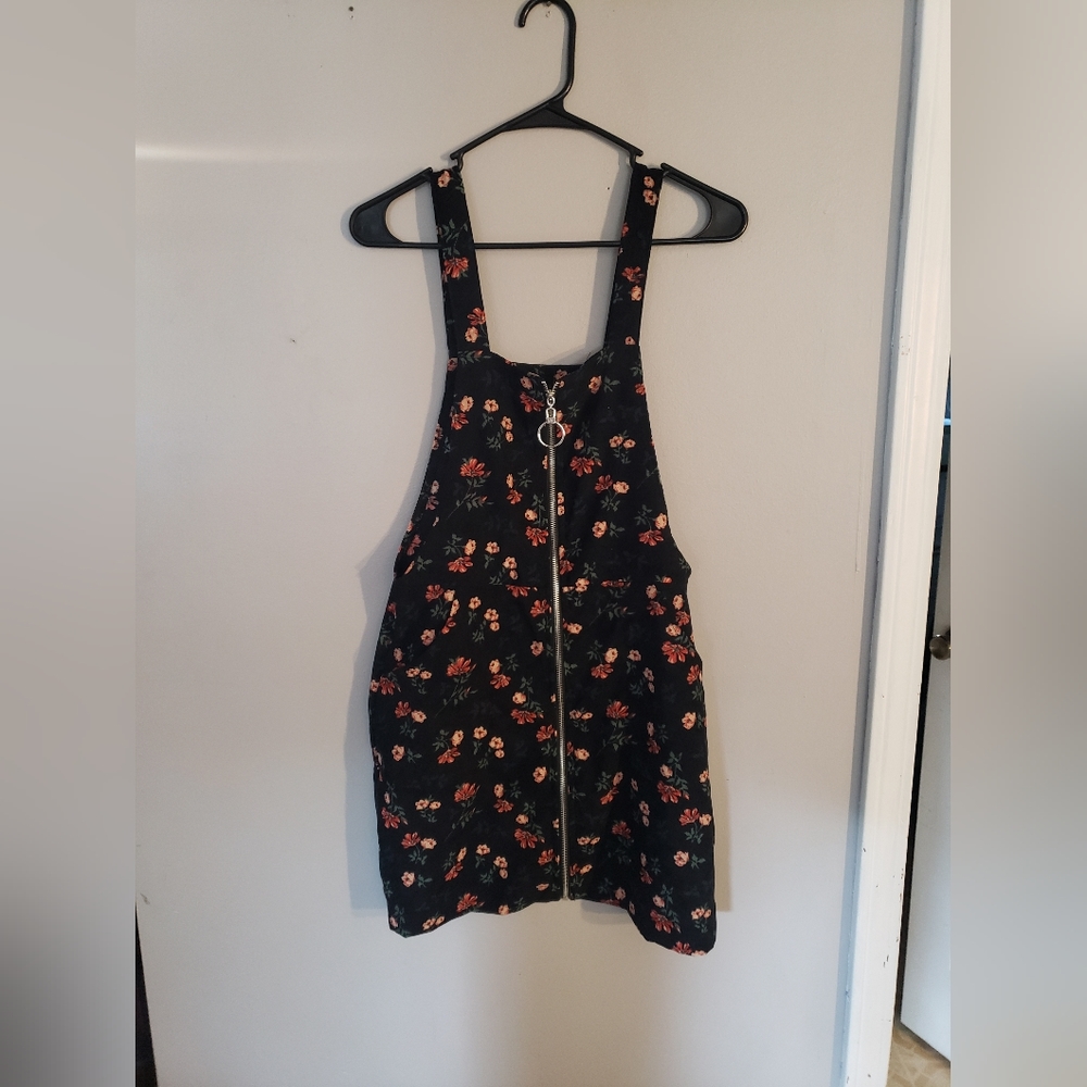 Overall skirt